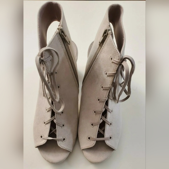 NWOT Old Navy Women Lace up High-Heel Bootie, US 8 - Picture 1 of 6